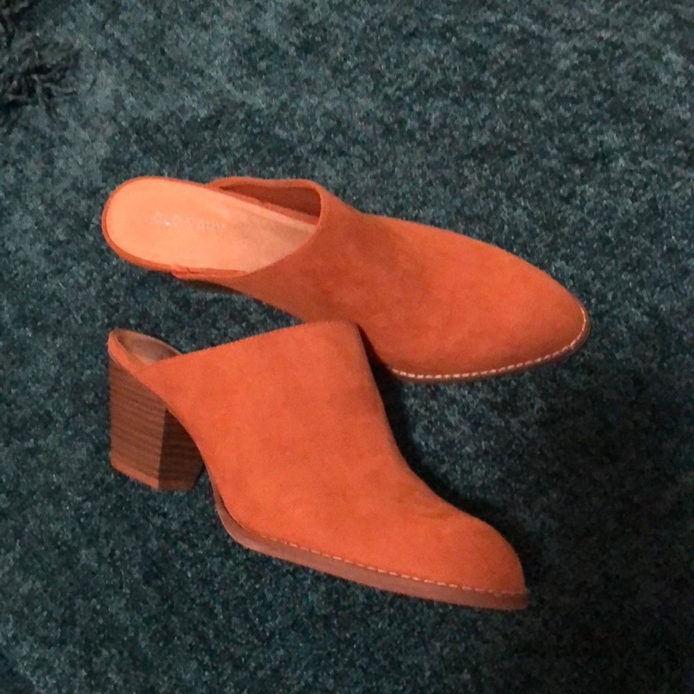 NWOT Cognac Old Navy Block Heel Mules